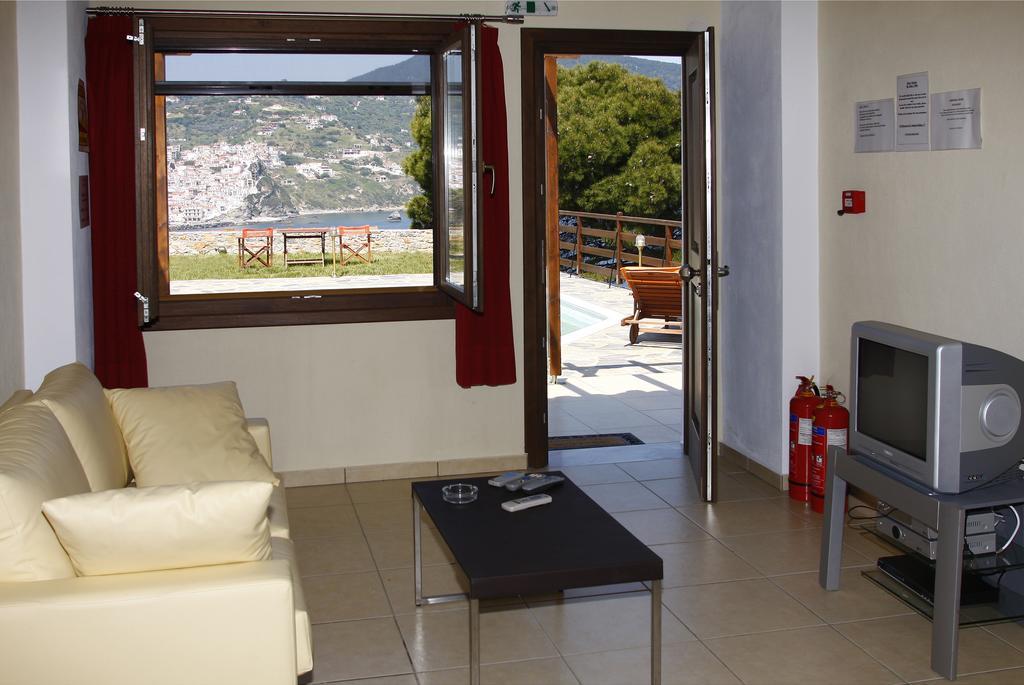 Porto Skopelos Villas Экстерьер фото